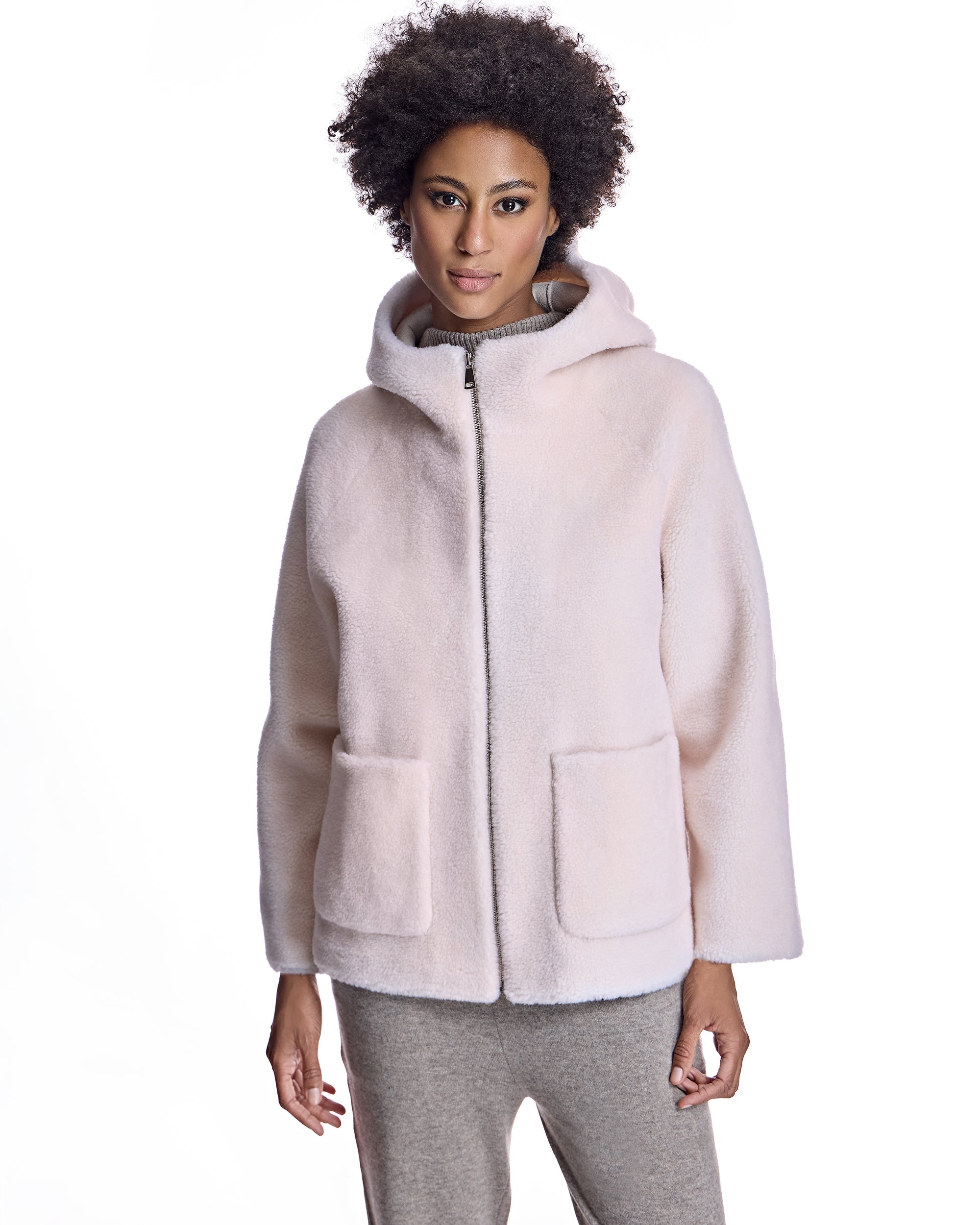 Chaqueta de lana de cordero con capucha