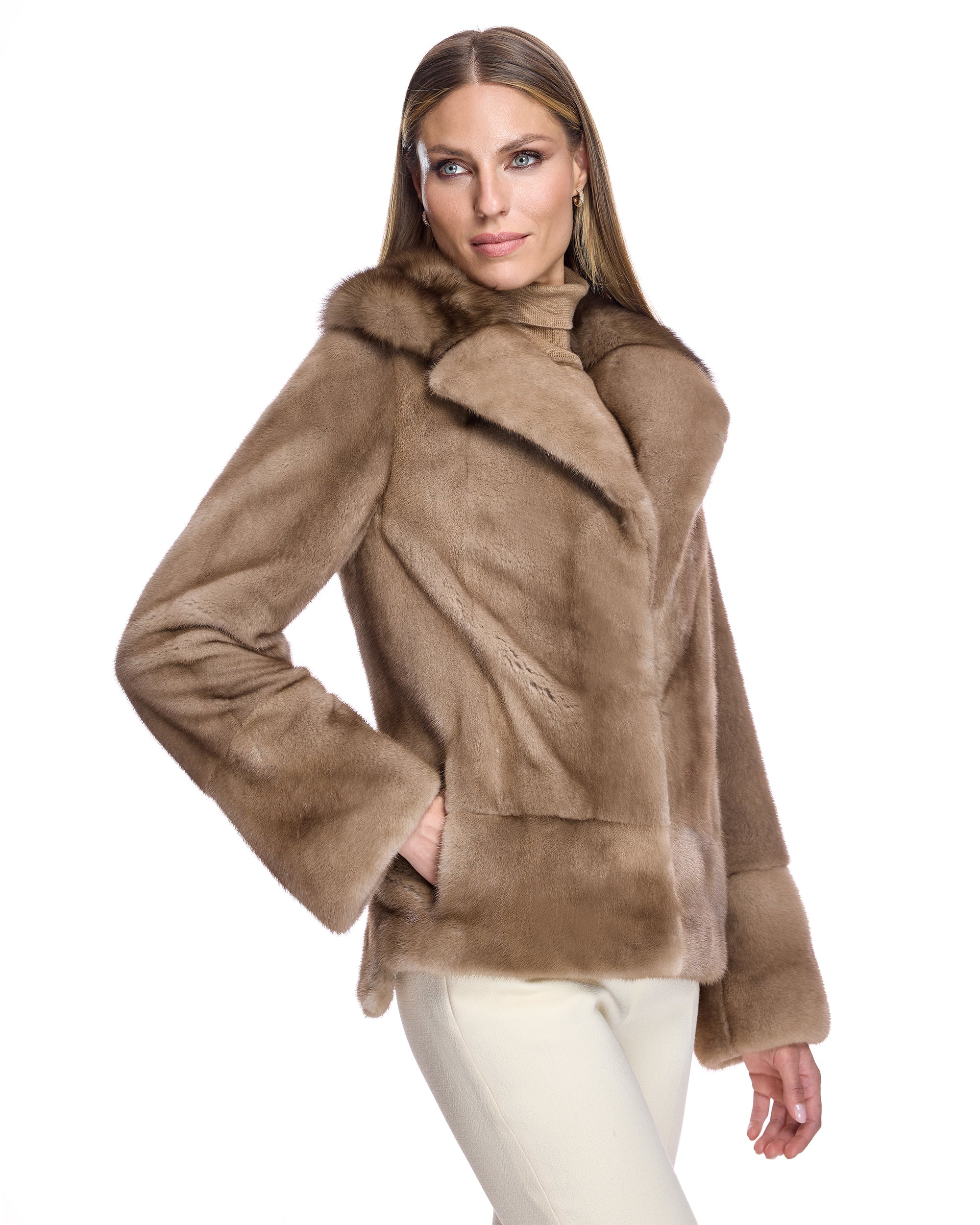 Chaqueta de visón con cuello de marta cibelina