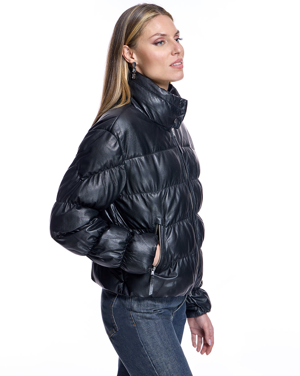 Chaqueta de cuero con fruncido horizontal