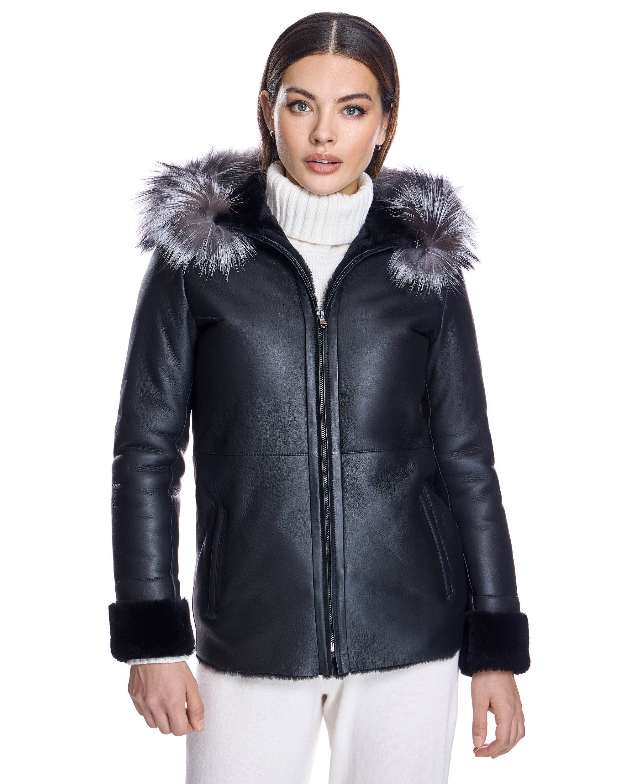 Chaqueta de piel de cordero con capucha ribeteada de zorro