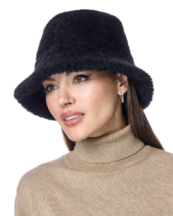 Sombrero de pescador de piel de oveja
